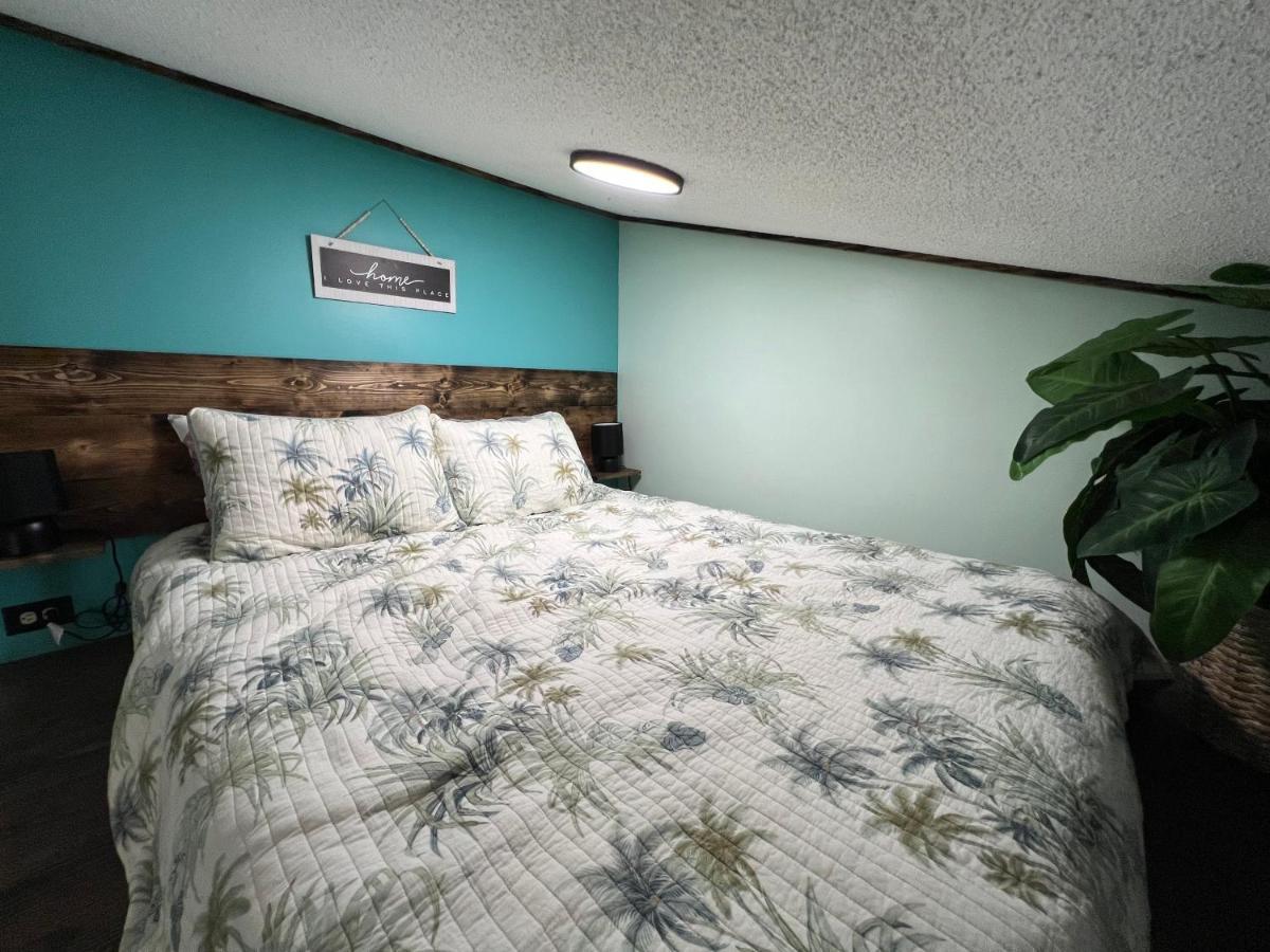 Cozy Loft With Parking And Private Patio W/ Grill Apartment Wilmington Bagian luar foto