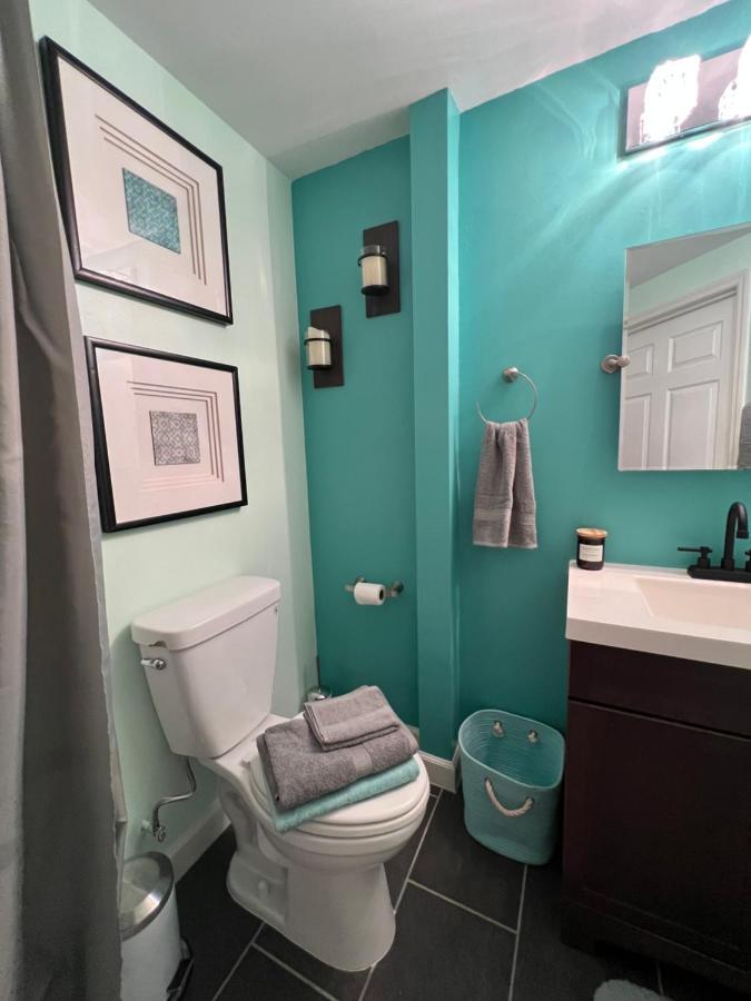 Cozy Loft With Parking And Private Patio W/ Grill Apartment Wilmington Bagian luar foto