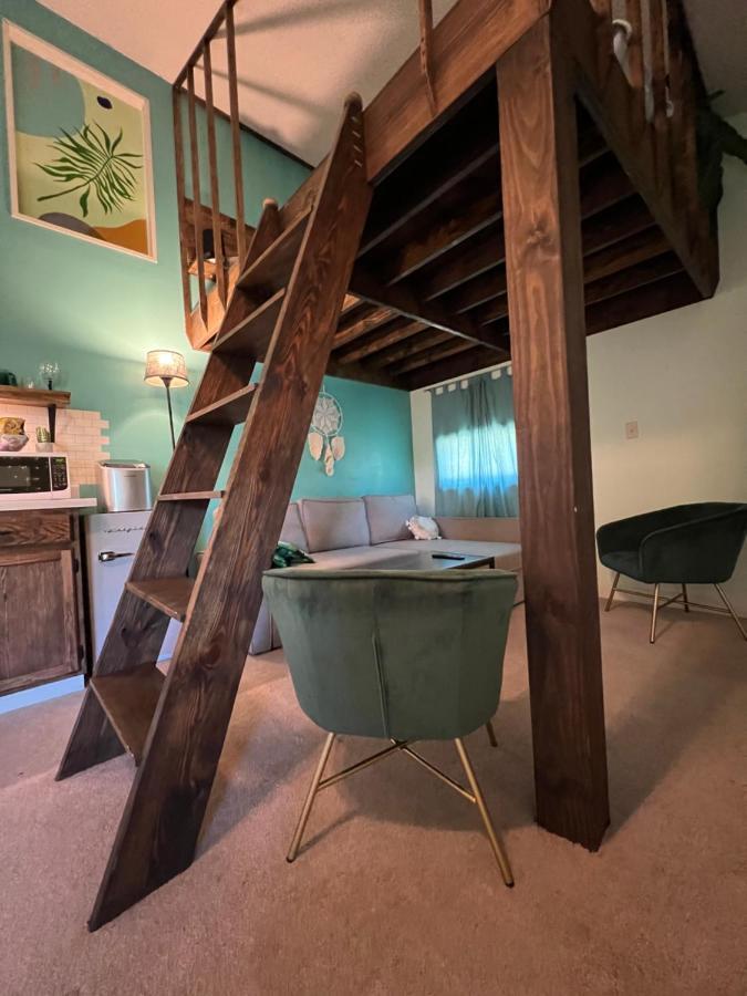 Cozy Loft With Parking And Private Patio W/ Grill Apartment Wilmington Bagian luar foto