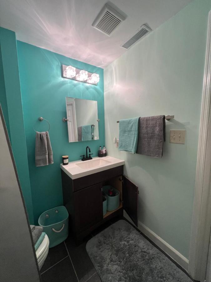 Cozy Loft With Parking And Private Patio W/ Grill Apartment Wilmington Bagian luar foto
